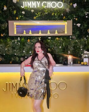 Stephanie Timmins Instagram - A scintillating night for the Launch of @jimmychoo 's #IWantChoo fragrance @parcosbeauty @baccarosebeauty ✨️💫
The bold blend of floral and woody notes making you feel both empowered and feminine 🌟

( Jimmy Choo, I Want Choo, fragrance, Perfumes, Luxury Perfumes, Luxury Perfumes, Gold Sequin Dress)
#JimmyChoo #fragrance #perfumes #luxurylifestyle #luxuryperfumes #luxuryfragrance #feistyfoxdiaries #luxuryinfluencer