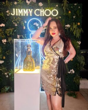 Stephanie Timmins Instagram - A scintillating night for the Launch of @jimmychoo 's #IWantChoo fragrance @parcosbeauty @baccarosebeauty ✨️💫
The bold blend of floral and woody notes making you feel both empowered and feminine 🌟

( Jimmy Choo, I Want Choo, fragrance, Perfumes, Luxury Perfumes, Luxury Perfumes, Gold Sequin Dress)
#JimmyChoo #fragrance #perfumes #luxurylifestyle #luxuryperfumes #luxuryfragrance #feistyfoxdiaries #luxuryinfluencer