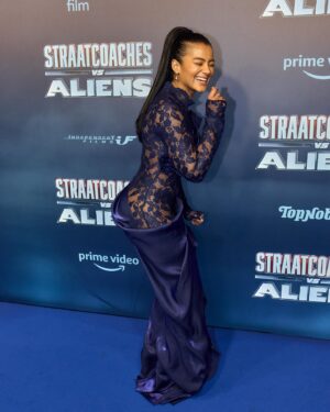 Stephanie van Eer Instagram - ON ALIEN CLOUD NINE 👽🌩️

zo blij dat ik hier onderdeel van mocht zijn.. thanks cast & crew, @lemmingfilm @independentfilmsnl & the one and only @michaelmiddelkoop 🗣️ I’ll keep screaming your name for the people in the back! special shoutout naar het make-up & hair team ✨ dankje @teshura_styling voor jouw visie.. details matter!

and ofcourse a BIG thanks to AMAZING @jonathanchristopher_phase2 🥹 you made my blue-dream a catsuit-reality 💙 

📸 @rubenvisserthooft / @daeloshots