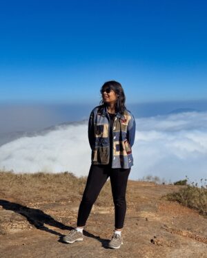 Subhalaxmi Parida Instagram - Sun-kissed at Skandagiri 🌸✨

1. One of my vision board goals is to start doing kutti kutti treks this year! Happy that I did one! 
2. Signature Cheeky✨
3. Sitting on top of the clouds and having a cup of tea is what heaven is.
4. This year, the fashion girl in me is dedicating particular pieces to particular moments. Thrifted this jacket from @pinterest_pants and now it belongs to this moment.
5. Peak tourist behaviour.
6. I pick rocks from the places i go and this one looked exactly like the peak I climbed. 
7. A glimpse of what the trail looked like ✨

#2025