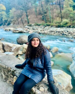 Subiksha Kayarohanam Instagram - Mountain travel, in particular, became a metaphor for the journey of the year - often steep, requiring perseverance, but offering stunning views and deep rewards for those who pressed on. What a beautiful end to 2024❄️. May 2025 be a year of growth, resilience, and breathtaking moments❤️💫
Wish you all a wonderful year ahead ☃️