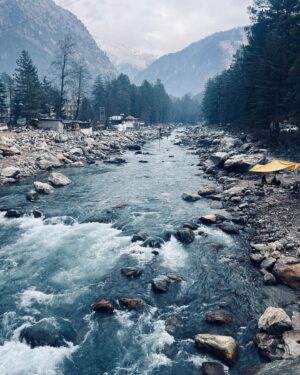 Subiksha Kayarohanam Instagram - Mountain travel, in particular, became a metaphor for the journey of the year - often steep, requiring perseverance, but offering stunning views and deep rewards for those who pressed on. What a beautiful end to 2024❄️. May 2025 be a year of growth, resilience, and breathtaking moments❤️💫
Wish you all a wonderful year ahead ☃️