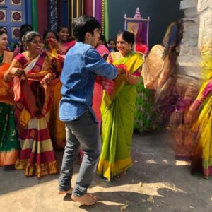 Sudeepa Pinky Instagram - Happy Sankranthi 🤩 

#HappySankranth#MakarSankranti
#SankranthiCelebration
#SankranthiVibes#FestivalOfHarvest
#Pongal2025 #HarvestFestival #TraditionalVibes #FestiveMood #ColorfulKites #KiteFestival #RangoliDesigns #IndianCulture #SweetMoments #PongalDelicacies #SugarcaneJoy #HarvestFeast #IndianTradition #UttarayanFestival #BhogiPallu #AndhraSankranthi