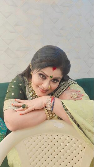 Sudha Chandran Instagram - What a song,what lyrics....maza aya ispe reel banate waqt
.

.
......@sudhaachandran
.#viralreels #viralvideos #viral
#pinkvilla #dangaltv#bekaaboo#tellychakkar
#sudhaachandran #colorstv #colourtv #naagin6 #zee5 #zeetelugu #reelsgram #reelsvideo #balajitelefilms #dance #tending #instagram #bollywood #reels #india #comedy#enterr10#trendingreelsvideo#trendingreels #dancereels#dangaltv@makeupbyfarhan @makeupbyshahrooq@vijaylokhande0610@oldsongs
@kalpanathore @sumitsenapati5558
.