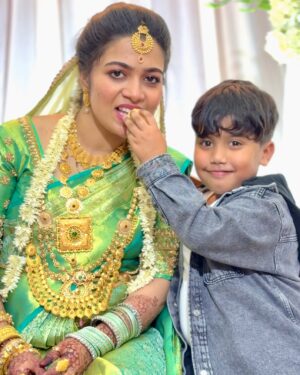 Suhana Basheer Instagram - Shalu & Mashook’s Baby Shower Dump 👶 🌸🌟

#7monthceremony #pregnancyjourney #babycomingsoon #momtobe #basheerbashi #mashurabasheer #brotherinlaw #sisterinlaw