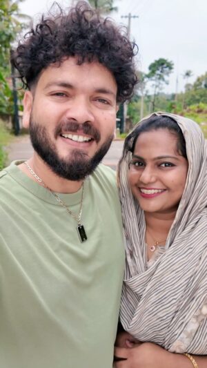 Suhana Basheer Instagram - My Wife 💋🧚🏻‍♀️❤️🤣

#mywife #comedy #funny #husbandandwife #basheerbashi
