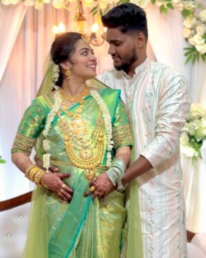 Suhana Basheer Instagram - Shalu & Mashook’s Baby Shower Dump 👶 🌸🌟

#7monthceremony #pregnancyjourney #babycomingsoon #momtobe #basheerbashi #mashurabasheer #brotherinlaw #sisterinlaw