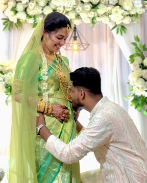 Suhana Basheer Instagram - Shalu & Mashook’s Baby Shower Dump 👶 🌸🌟

#7monthceremony #pregnancyjourney #babycomingsoon #momtobe #basheerbashi #mashurabasheer #brotherinlaw #sisterinlaw