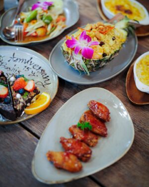 Suhana Basheer Instagram - 15th Anniversary vibes: Love, laughter, and a Thailand photo dump to remember! 💕🇹🇭

#anniversary #thailand #bangkok #bstorycafe #food #basheerbashi