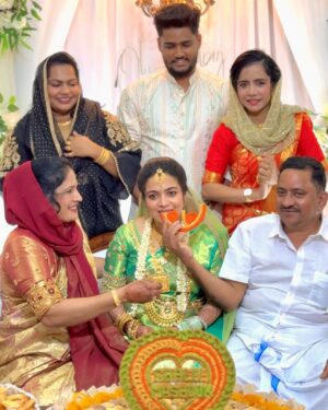 Suhana Basheer Instagram - Shalu & Mashook’s Baby Shower Dump 👶 🌸🌟

#7monthceremony #pregnancyjourney #babycomingsoon #momtobe #basheerbashi #mashurabasheer #brotherinlaw #sisterinlaw