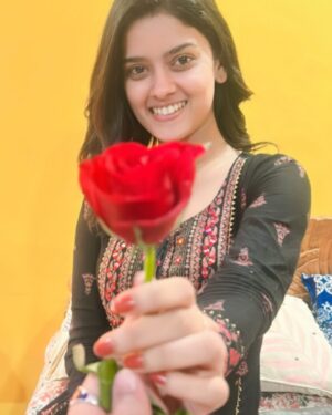 Suman Pattnaik Instagram - Best Valentine’s Day ever 😍 Thank you baba @saplin_mishra__official for the surprise ❤️ I love you so much and yes I will be ur forever valentine🤗 I promise 🤞 

#love 
#sumalin