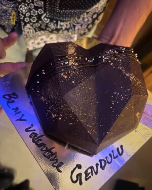 Suman Pattnaik Instagram - Best Valentine’s Day ever 😍 Thank you baba @saplin_mishra__official for the surprise ❤️ I love you so much and yes I will be ur forever valentine🤗 I promise 🤞 

#love 
#sumalin