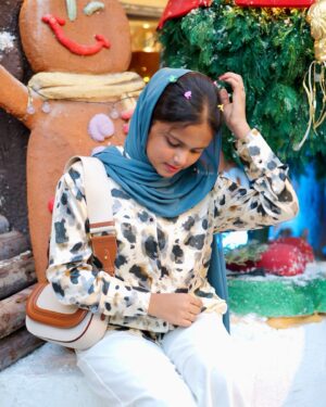 Sunaina Basheer Instagram - Twinkling lights and cozy delights 🕯️❄️🥳

Click - @basheer_bashi 🥸

#happychristmas #bangkok #thailand #bstorycafe #sunainabasheer #basheerbashi #AestheticChristmas