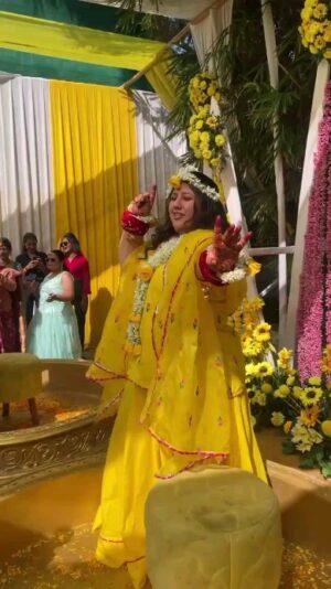 Supriya Shukla Instagram - सच में.. आप नहीं हो..मेरे बच्चा इस दुनिया की ❤️
अपने मन की करने वाली.. सबको प्यार करनेवाली..
लव यू.. लव यू...झनक ❤️
यूँही रहना हरदम.. हरपल..
I m proud of you..
Ur unique personality.. 
Your realness makes me feel proud of u..princu.. Again n again 

थैंक यू मुनमुनी.. फॉर recording this❤️
@manvisharma25