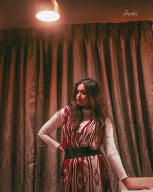 Surabhi Hande Instagram - ❤️

Just me being me 🙌🏻💃🏼

photography by @neilblues & @la_augustus

#fashion #look #vogueindia #marathicelebrity #celebrity #beauty #model #actress #glam #sizzling #surbhihanday #dress