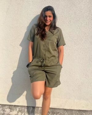 Surabhi Hande Instagram - Sunny days and good times. ☀️

#sun#positivevibesonly✨#goodvibesdaily❤️ #smileunderthesun 😁 #joyfulmoments #radiantdays