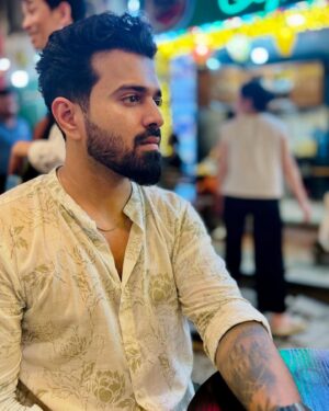 Surabhi Santosh Instagram - Eventhough, I know, I probably come after music and food for you, I still like you a loooottt♥️
You, your being, your talks and your gestures make my heart smile. 
Here is to good health, longevity and success 🧿 🥂 

Happy birthday bestie/husband ♥️✨