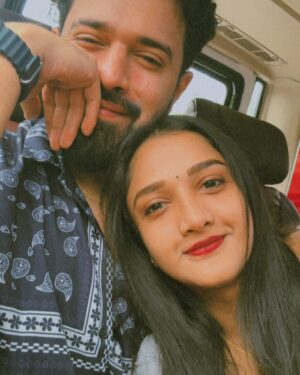 Surabhi Santosh Instagram - Eventhough, I know, I probably come after music and food for you, I still like you a loooottt♥️
You, your being, your talks and your gestures make my heart smile. 
Here is to good health, longevity and success 🧿 🥂 

Happy birthday bestie/husband ♥️✨