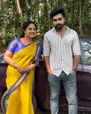 Susmitha Prabhakaran Instagram - A new journey begins ….. Are you ready to join us ,Stay tuned for something exciting 😌❤️

#panchangi #sughamodevi #exploremore #instagram #kerala #serial #flowerstagram #trend #insta