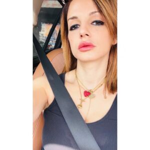 Sussanne Khan Instagram - I have been a seeker, 
And I still am. 
But I stopped asking books 
and the stars… 
I only started listening to the teaching of my soul… 🙌🏻 

#2023comingrightup #EnjoytheSilence #lifeisagiftliveitup P.S always trying to push myself further to feel my heartbeat beat 🧿