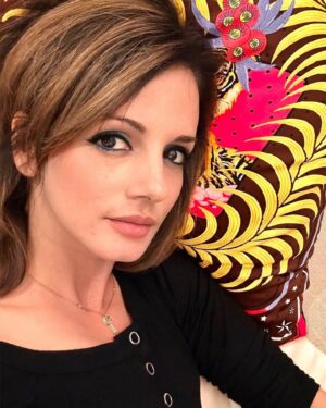 Sussanne Khan Instagram - True Self Care is not Bath salts, or vegan chocolate cake.. 
It’s about making a choice to Live a Life that you don’t need to escape from. 

- Brianna Wiest