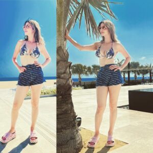 Sussanne Khan Instagram - Gracias por La Vida.. you have been so good to me 🙏🏼🙏🏼🧿🍍🌴📸 @doll_daks u are the best photographer ⚡️⚡️⚡️