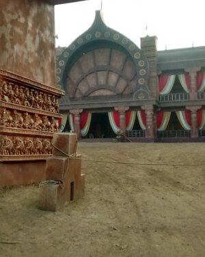 Suzanne Bernert Instagram - Today is the 10th anniversary of the first telecast of  #chakravartinashokasamrat tv series. I have posted a few pictures of what reflects the journey and am feeling blessed that fans who came to join me here on Instagram, still are here with love and support 💖😍💖 

Link of Article @siagarwal122 in my Instastory or just google
.
.
.
#suzannebernert #cas #indiantelevision #actingislife🎬 #queenhelena