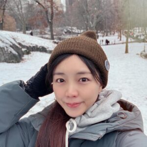 Suzuko Mimori Instagram - HAPPY NEW YEAR 🥳 Hello 2025🎊
明けましておめでとうございます！

昨年は変化の多い一年で、ずーっとハードモードな世界を生きていました。
今年は少し余裕を持って過ごせると良いな…たぶん難しいだろうけどー🤣

日本から遠く離れた場所でもお節とお雑煮で、胃袋だけはいつもと同じお正月を迎えました🎍🇯🇵

皆様、今年もよろしくお願い致します🐍