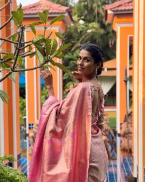 Swarda Thigale Instagram - Because there’s nothing quite like the charm of a pink saree to light up the day! 🌸🌟 #PinkSareeBliss