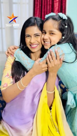 Swarda Thigale Instagram - Mukta aai - Sai mau 🥰 

#mukta #saimau #premachigosht @star_pravah #motherdaughter #love