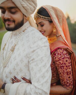 Swarda Thigale Instagram - “Captured in the golden embrace of sunset, we stand, hearts intertwined, ready to embark on life’s greatest adventure together. With every glance, every touch, we share the promise of a lifetime filled with love, laughter, and endless dreams. Here’s to us, to our story, and to the joy that awaits. 💕 #ForeverYours #SunsetMoments #LoveWins”

HMU - @vaibhavi_makeupartist 
📸 - @girish_katkar_photography 

#wedmegood #weddingphotography #weddingteaser #wedding #wedmegoodsouth #indianbride #indianwedding #photography #photooftheday #brideandgroom #bride #groom @wedmegood #weddingsutra