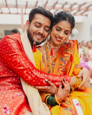 Swarda Thigale Instagram - Happy 6 months to us love @siddharth.raut 👩‍❤️‍👨

Our wedding vlogs are available on my Youtube channel do watch it and bless us in our comments section as we complete our 6 months of marriage 🥰 link is in my bio 🙏 

#wedding #wedmegood #marathi #wedmegoodmarathi #marathibride #wed #indianwedding #instagood