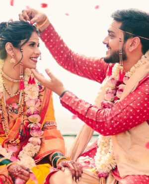Swarda Thigale Instagram - Happy 6 months to us love @siddharth.raut 👩‍❤️‍👨

Our wedding vlogs are available on my Youtube channel do watch it and bless us in our comments section as we complete our 6 months of marriage 🥰 link is in my bio 🙏 

#wedding #wedmegood #marathi #wedmegoodmarathi #marathibride #wed #indianwedding #instagood