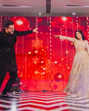 Swarda Thigale Instagram - Six months ago today we danced our hearts out…it was our Sangeet night…best night of our life before it was gonna change forever for good 🥰 couldn’t wish for anything but to be in each other’s arms in love surrounded by our loved ones celebrating this beautiful union of Me & @siddharth.raut…we were just little kids dancing giggling feeling our hearts beating loud and saying out loud…
🎹it’s a beautiful night…
we’re looking for something dumb to do..
hey Baby i think i wanna Marry You 👩‍❤️‍👨

Also our Haldi and Sangeet Vlog is out on my YouTube channel do watch all the fun and behind the scenes😍
#sangeet #wedding #happy #blessed #love #celebration #wedmegood #wed #weddingphotography #party #dance #sidfoundhisswar