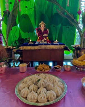 Swarda Thigale Instagram - 🌸 गणेश चतुर्थीच्या हार्दिक शुभेच्छा ॥🌸Ganpati Bappa Morya 🥰 

It’s the Best time of the year😬 Ganpu ghari ale ahet  sagle khup anadat ahet…saglikade prasanna vatavaran ahe ☺️ 

#ganpatibappa #ganeshutsav #2024 #instagood #blessed