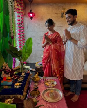 Swarda Thigale Instagram - 🌸 गणेश चतुर्थीच्या हार्दिक शुभेच्छा ॥🌸Ganpati Bappa Morya 🥰 

It’s the Best time of the year😬 Ganpu ghari ale ahet  sagle khup anadat ahet…saglikade prasanna vatavaran ahe ☺️ 

#ganpatibappa #ganeshutsav #2024 #instagood #blessed