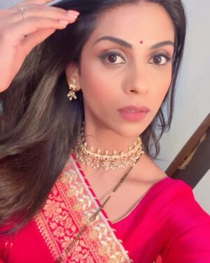 Swarda Thigale Instagram - Khoobsurat ♥️ 

#saree #saaj #mukta #shootingdiaries #premachigoshta @star_pravah