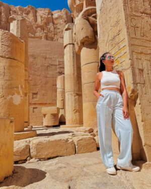Swati Gandhi Instagram - Stepping into the past where queens ruled and legacies were built. Hatshepsut, forever an icon 👑 

[myswatitude, swati gandhi, travel Egypt, Luxor, Hatshepsut temple, travelgram, travel world, historical site, time travel, Egyptian Queen, Ancient egypt, Queen of egypt, Pharaoh, Pharaoh power]