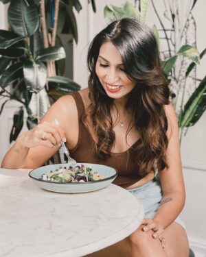 Swati Gandhi Instagram - Happiest with my fav 🥗!🌷🌷🤍🤍
#myswatitude

[swati gandhi, myswatitude, eat clean, stay healthy, gratitude, kindness, spread love, bangalore blogger, influencer, indian, lifestyle, food]