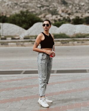 Swati Gandhi Instagram - The quiet of the road reflects the piece in my heart 🤍

[Bangalore highway, bike rides, bangalore kolar lake, bangalore influencer, traveller, traveller by heart, indian roads, bangalore blogger, travel ootd]