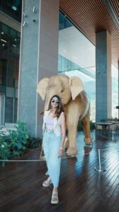 Actress Swati Gandhi HD Photos and Wallpapers January 2025