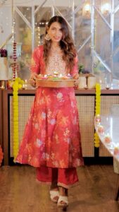 Actress Swati Gandhi HD Photos and Wallpapers November 2024