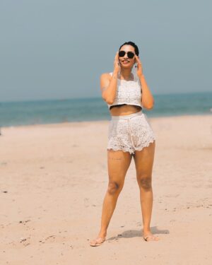 Swati Gandhi Instagram - White sand, white vibes🤍🤍
 
#myswatitude
[Goa, goa beaches, goa diaries, palm trees, tropical life, incredible india, travel goa, myswatitude, indian travel blogger, fashion blogger, lifestyle blogger]