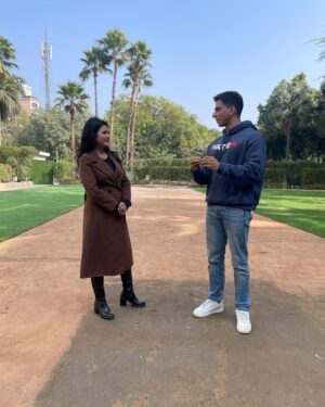 Sweta Singh Instagram - #fateh Directorial debut of @sonu_sood 
Had an interesting conversation! Coming soon @aajtak
