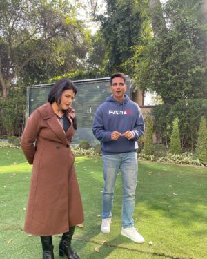 Sweta Singh Instagram - #fateh Directorial debut of @sonu_sood 
Had an interesting conversation! Coming soon @aajtak