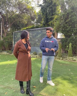 Sweta Singh Instagram - #fateh Directorial debut of @sonu_sood 
Had an interesting conversation! Coming soon @aajtak