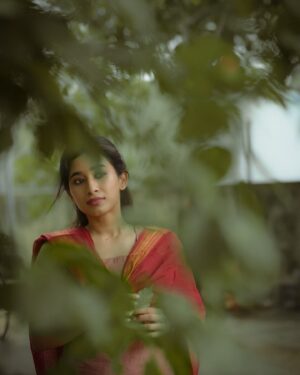 Swetha Venugopal Instagram - Vaazhgiren..saagiren..ithenna maayamo!!