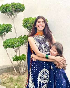 Syra Yousuf Instagram - Eid Mubarak, from us to you ✨
-
-
@mohsin.naveed.ranjha 💙