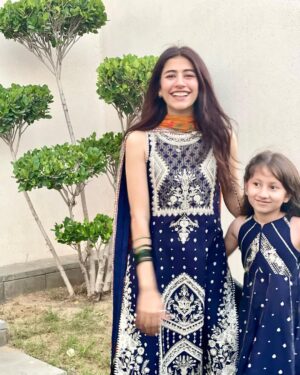 Syra Yousuf Instagram - Eid Mubarak, from us to you ✨
-
-
@mohsin.naveed.ranjha 💙