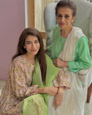 Syra Yousuf Instagram - My forever favourite ladies 🌻🌻
Eid Mubarak from us to you ✨